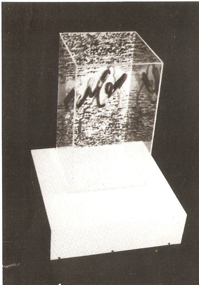 36_Scultura-luminosa-30x30x38-1985
